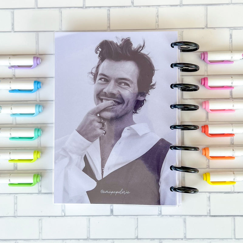 Cuaderno Harry Styles blanco y negro